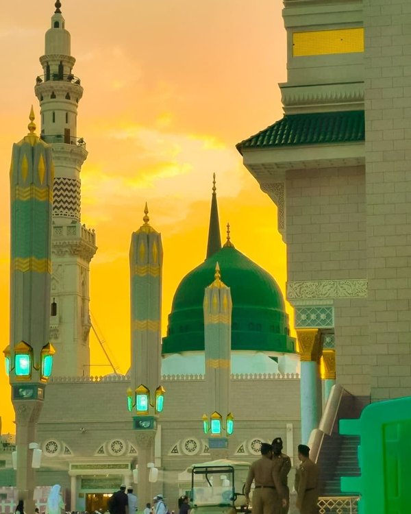 Visiting Masjid An Nabawi and sacred sites in Madinah